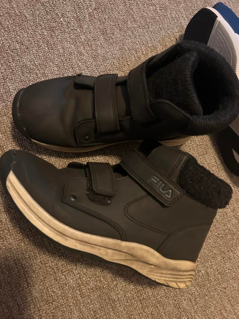 Winter boots Fila maat 35 voor €5, Ophalen of Verzenden, Zo goed als nieuw, Zwart, Boots