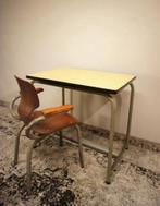 Vintage Tubax geel kinderbureau met stoel.74, Huis en Inrichting, Bureaus, Ophalen, Zo goed als nieuw