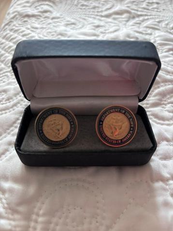 US Navy manchetknopen beschikbaar voor biedingen