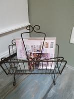 Laaks Brocante, krantenbak, lektuurbak, Ophalen, Gebruikt