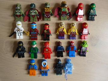 22 minifigs, minifiguren, Ninjago,City, Spiderman, Marvel  2 beschikbaar voor biedingen