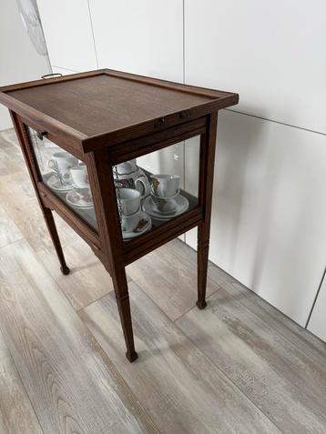 Eiken Theekastje in Uitstekende Staat beschikbaar voor biedingen