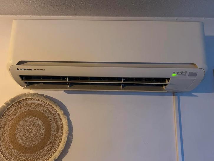 Airco en verwarming Mitsubishi, Witgoed en Apparatuur, Airco's, Gebruikt, Wandairco, 3 snelheden of meer, Verwarmen, Afstandsbediening
