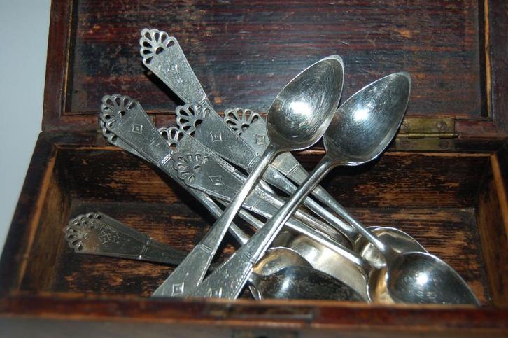 Schoonhoven: 12 zilveren lepeltjes in antiek doosje, Antiek en Kunst, Antiek | Goud en Zilver, Zilver, Ophalen of Verzenden