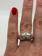 K203 Prachtige zilveren ring met strass kruis maat 18, Sieraden, Tassen en Uiterlijk, Ringen, Met strass, 18 tot 19, Ophalen of Verzenden