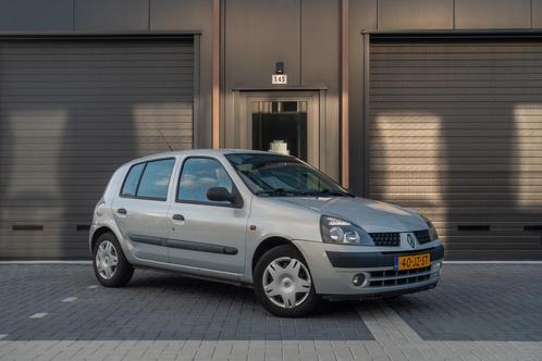 Renault Clio 1.2 5DR 2002 Grijs | 2e EIG | NAP, Auto's, Renault, Bedrijf, Clio, Benzine, B, Hatchback, Handgeschakeld, Origineel Nederlands