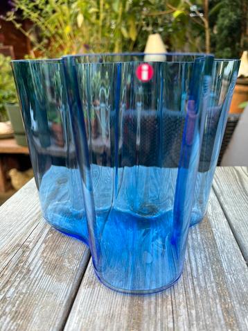 Iittala Alvar Aalto Savoy Vaas Ultramarijn 160 mm Nieuwstaat beschikbaar voor biedingen