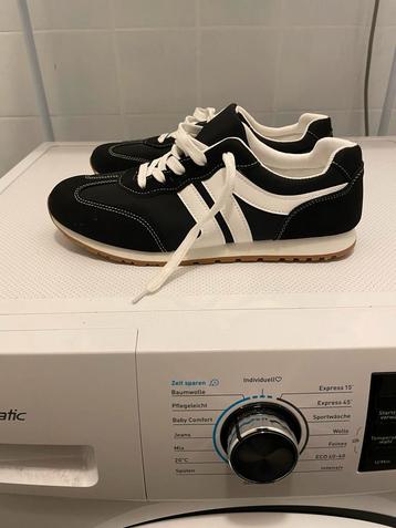 Zwarte sportschoenen maat 43 - Klazienaveen beschikbaar voor biedingen