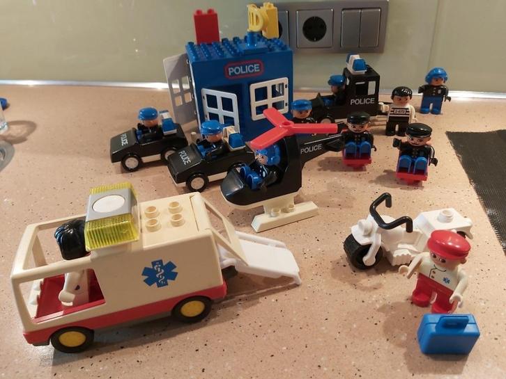 DUPLO Politie Ambulance set, Kinderen en Baby's, Speelgoed | Duplo en Lego, Zo goed als nieuw, Duplo, Complete set, Ophalen of Verzenden