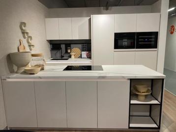 showroomkeukens tot 70% korting  beschikbaar voor biedingen