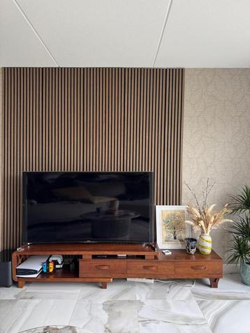 TV meubel- massief hout beschikbaar voor biedingen