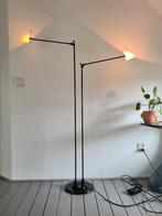 Pola Amstelveen lamp, kan alle kanten op Dutch design, Huis en Inrichting, Lampen | Vloerlampen, Ophalen, Gebruikt, Glas, 150 tot 200 cm