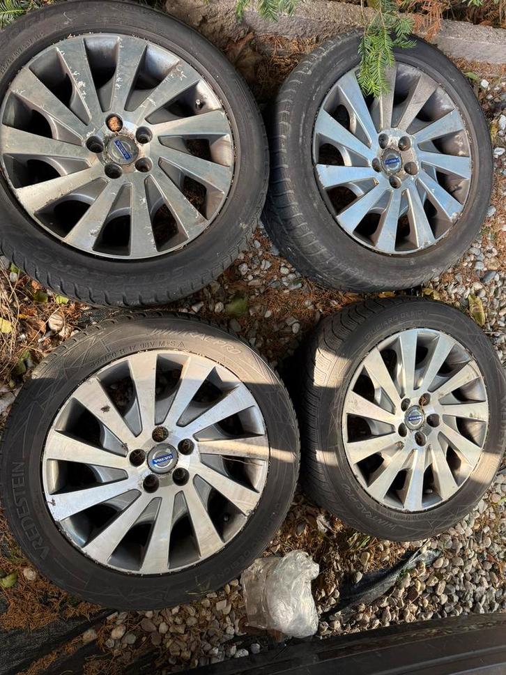17 inch Volvo saga velgen met winterbanden, Auto-onderdelen, Carrosserie en Plaatwerk, Ophalen