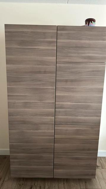 Stevige opbergkast, ook geschikt voor oven/magnetron beschikbaar voor biedingen