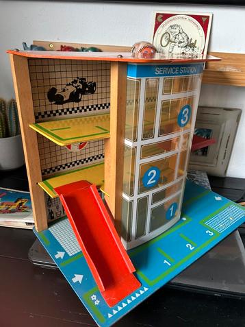 Mooie vintage SIO Garage izgs beschikbaar voor biedingen