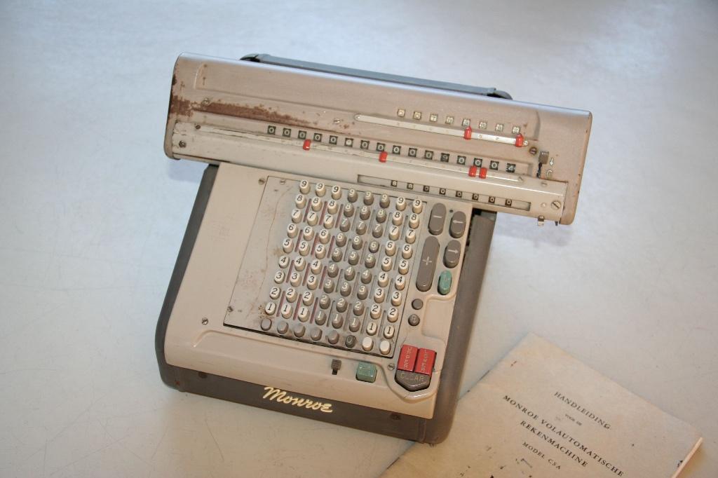 Oude rekenmachine, Monroe, CSA (1950), CM-160, Ophalen, Gebruikt