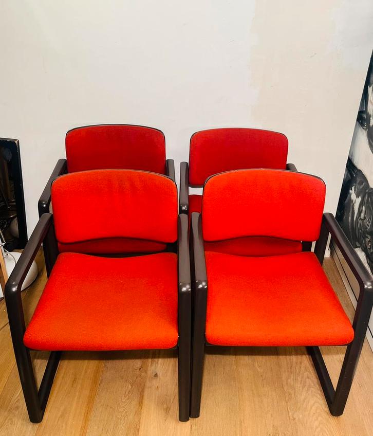 Kembo eetkamerstoelen,  van Just Meyer voor Kembo, jaren 70, Huis en Inrichting, Stoelen, Zo goed als nieuw, Eén, Stof, Bruin