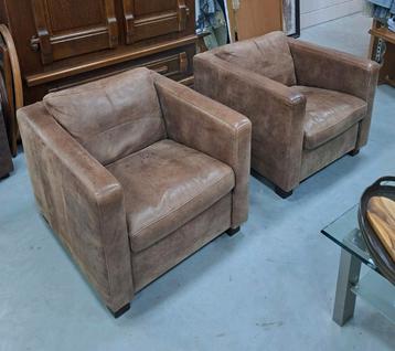 2 lekkere leren fauteuils beschikbaar voor biedingen