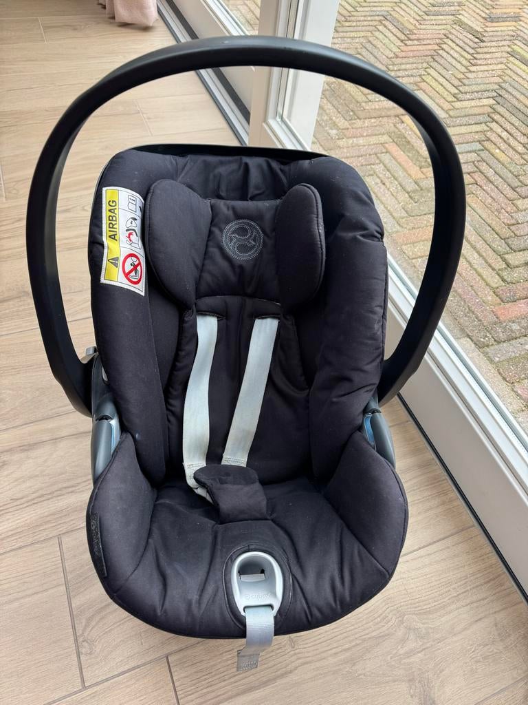 Cybex Cloud Z i-Size Autostoel + Maxi Cosi voetenzak, Kinderen en Baby's, Autostoeltjes, Gebruikt, Isofix, 0 t/m 13 kg, Maxi-Cosi