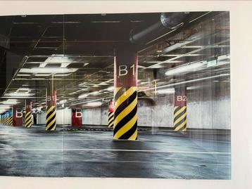 Prachtig groot glasschilderij Parkeergarage 240cm x 80cm