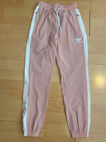 Adidas trainingsbroek licht Roze beschikbaar voor biedingen
