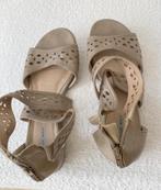 stevige leren sandalen merk Blue Box, maat 40 H kleur taupe, Kleding | Dames, Schoenen, Blue Box, Beige, Zo goed als nieuw, Sandalen of Muiltjes