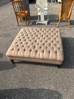 Mooie cremekleurige hocker, Ophalen, Vierkant, 100 tot 125 cm, Zo goed als nieuw