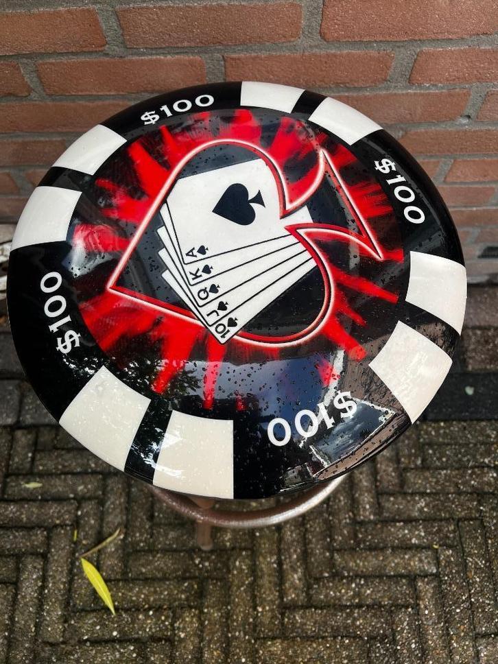 barkruk met pokerdesign, Huis en Inrichting, Barkrukken, Gebruikt, 60 tot 90 cm, Metaal, 1 kruk, Ophalen