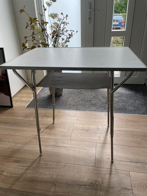 Kleine inklapbare campingtafel - Dukdalf, Caravans en Kamperen, Kampeermeubelen, Zo goed als nieuw, Campingtafel, Ophalen