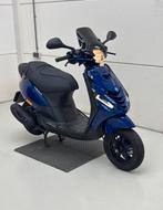 Piaggio Zip 4T I-Get 2018 Donkerblauw FULL OPTION 45km, Ophalen of Verzenden, Zo goed als nieuw