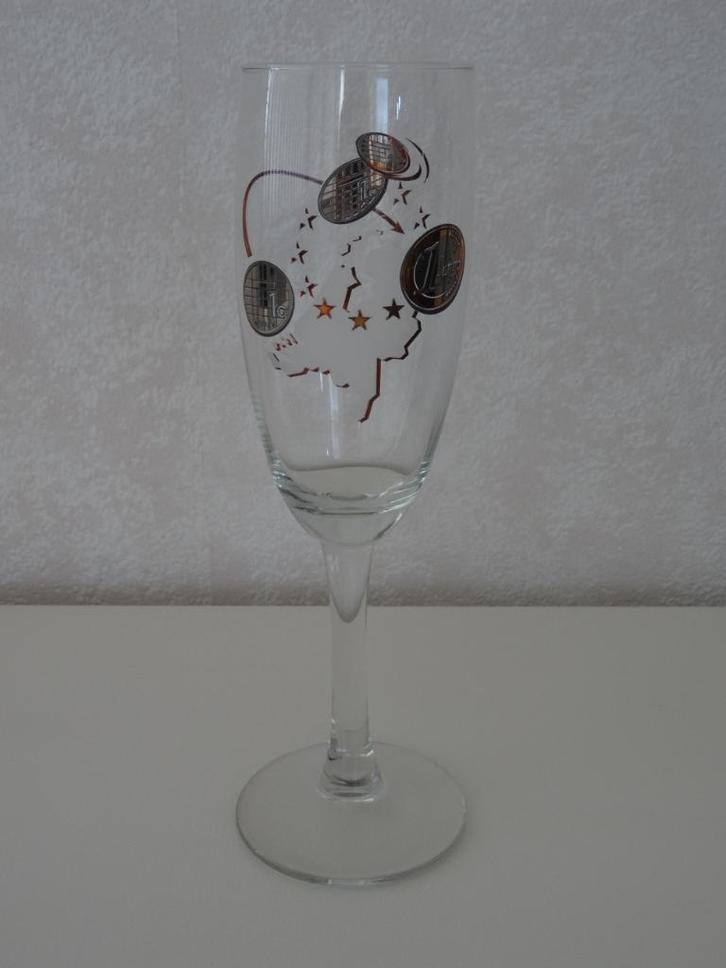 Champagneglas met opdruk guldens, euromunt en Nederland (nw), Verzamelen, Glas en Borrelglaasjes, Nieuw, Ophalen of Verzenden