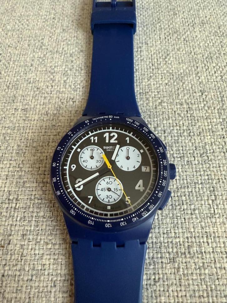 Swatch NOTHING BASIC ABOUT BLUE unisex watch, Sieraden, Tassen en Uiterlijk, Horloges | Heren, Gebruikt, Polshorloge, Swatch, Kunststof