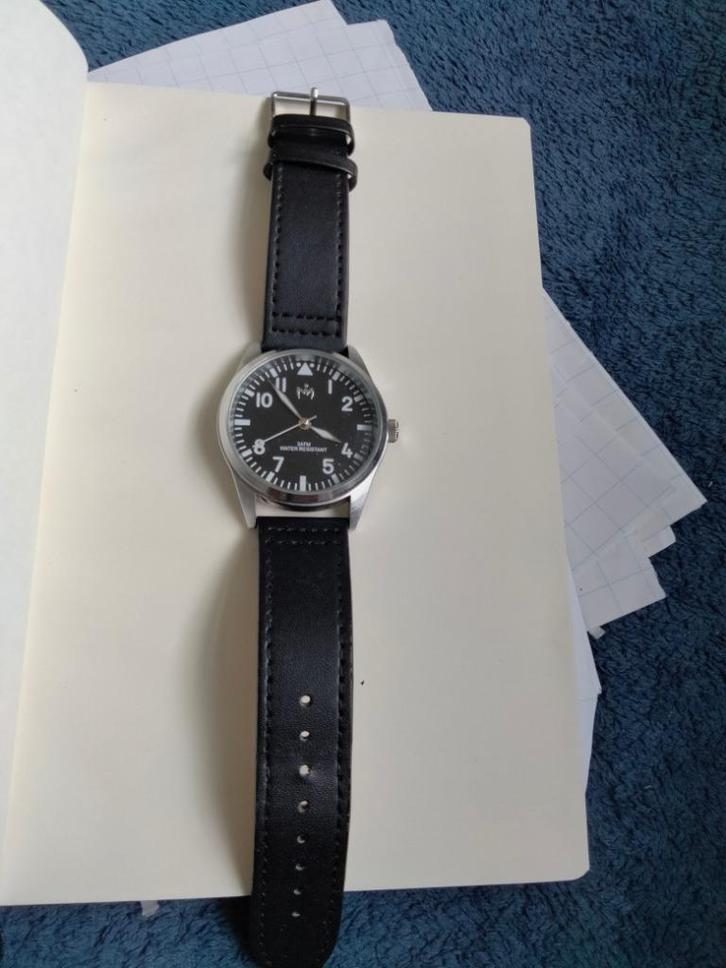 Herenhorloge +2 dameshorloges. Werkend. Los t.k., Sieraden, Tassen en Uiterlijk, Horloges | Heren, Gebruikt, Polshorloge, Overige merken