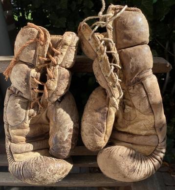 Vintage bokshandschoenen jaren 50-60 beschikbaar voor biedingen