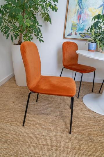 Moet nu weg! 4 comfortabele stoelen beschikbaar voor biedingen