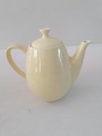 pastel gele koffie/theepot maastrichts aardewerk- p.regout, Ophalen