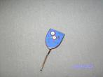 speld blauw emaille 2 tandrad hamer 1906 - 1958 T S H  wie ?, Verzamelen, Speldjes, Pins en Buttons, Ophalen of Verzenden, Gebruikt