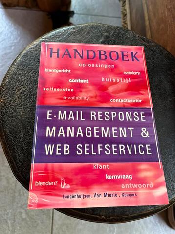 Handboek voor E-mail response management en web self service beschikbaar voor biedingen