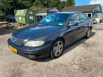 Opel Omega 2.5 I V6 SDN AUT 2001 Grijs beschikbaar voor biedingen