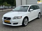 Volvo V50 2.0 R-Design, Airco, Cruise, Leer, NAP, Trekhaak, Auto's, Gebruikt, Zwart, 1283 kg, Wit