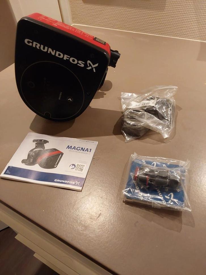 Grundfos Magna1 25-60 180 Circulatiepomp, Doe-het-zelf en Verbouw, Verwarming en Radiatoren, Gebruikt, Cv-ketel of Combi-ketel