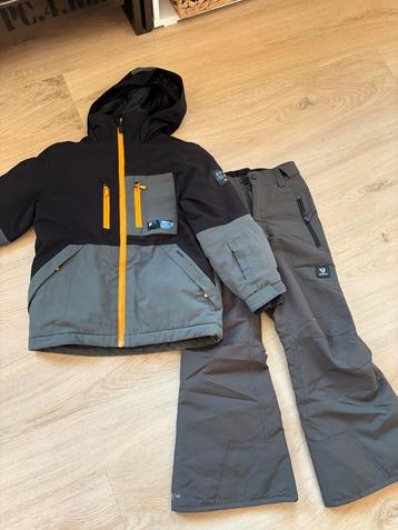 Ski set (broek en jas) jongen maat 128 beschikbaar voor biedingen