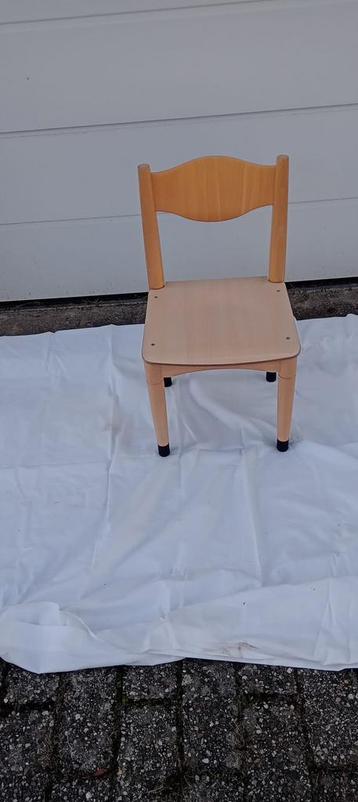 Hoiten kinderstoeltjes in beukenhout beschikbaar voor biedingen