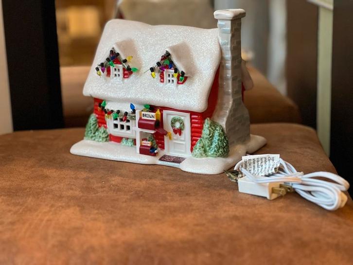 Department 56 - Peanuts Charlie Brown kersthuisje, Diversen, Kerst, Zo goed als nieuw, Ophalen of Verzenden