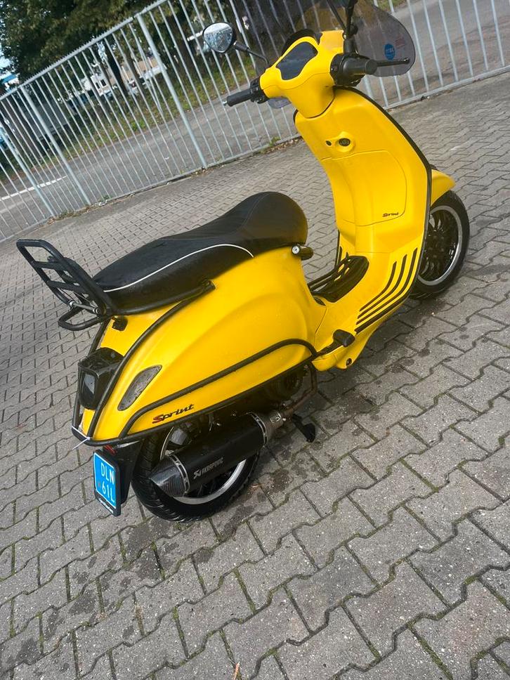 Vespa sprint 80, Fietsen en Brommers, Brommers | Vespa, Zo goed als nieuw, Ophalen