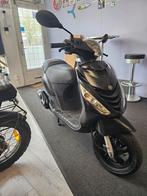 Piaggio zip 45km  cabrateur 2017, Fietsen en Brommers, Scooters | Piaggio, Ophalen, Zo goed als nieuw, Zip