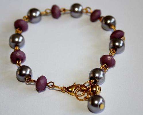 Kralenarmband in paars, grijs en goud, Sieraden, Tassen en Uiterlijk, Armbanden, Nieuw, Paars, Met bedels of kralen, Ophalen of Verzenden