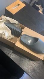 yeezy slides onyx, Verzenden, Zo goed als nieuw, Zwart