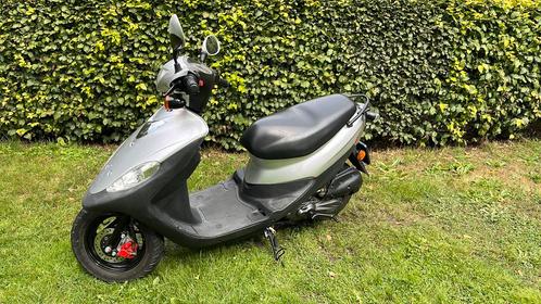 Scooter SYM met toebehoren, Fietsen en Brommers, Scooters | SYM, Zo goed als nieuw, Overige modellen, Ophalen