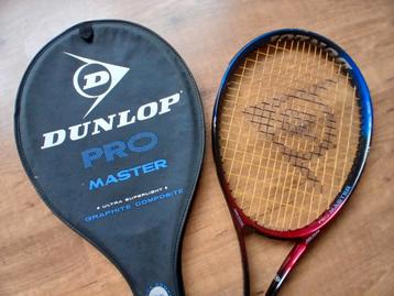 2 Dunlop tennisrackets in hoes beschikbaar voor biedingen